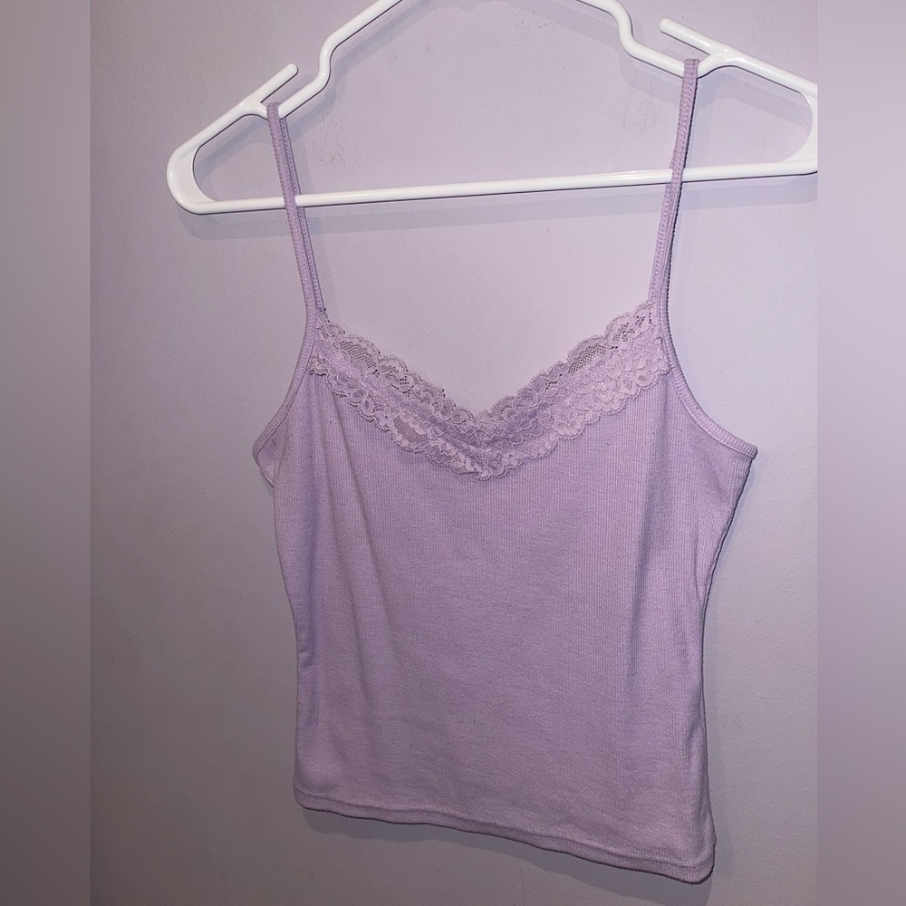 Women’s size M lavender tank crop top. Only worn once and in perfect condition💜